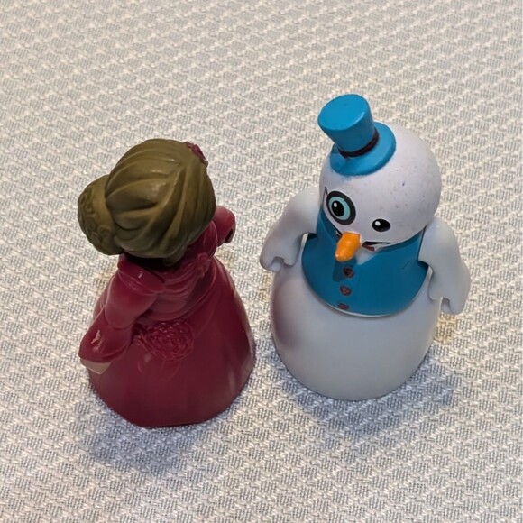 Lot of 2 Scarlett Sorceress and Snow Gentleman Roblox Series 4 Figures Only - Picture 13 of 13